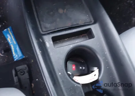 2021 Toyota Prius Le z USA, uszkodzony, nr VIN JTDKAMFU3M3141978